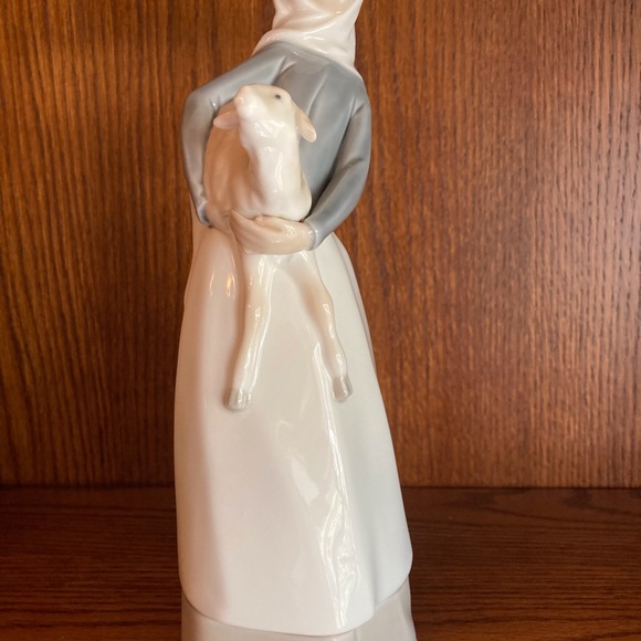 Lladro.   No 4584.  Girl with sheep   With box - Picture 2 of 8